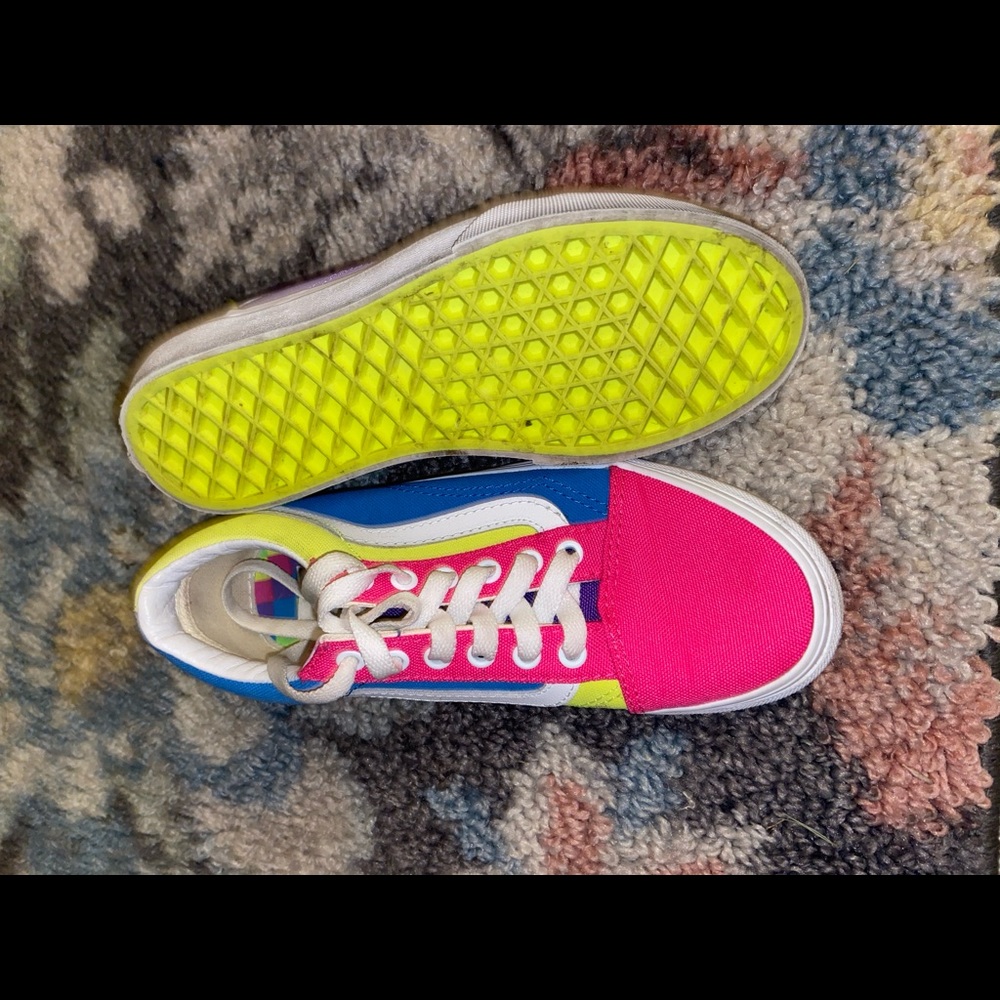 Girls Vans Size 3Y.